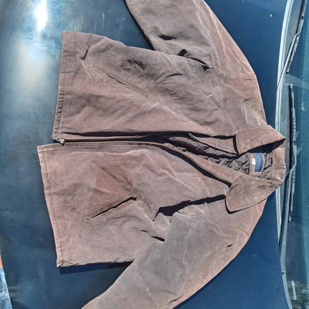 Basic editions leather jacket preowned